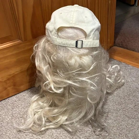 Nike Adjustable Hat - Picture 3 of 5